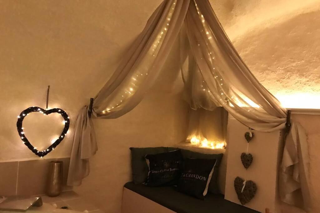 Les Secrets D'Alcove, Nuits Romantiques Avec Spa Aix-en-Provence Ngoại thất bức ảnh