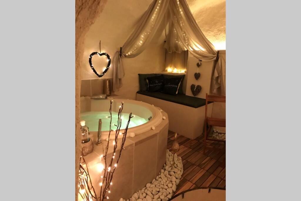 Les Secrets D'Alcove, Nuits Romantiques Avec Spa Aix-en-Provence Ngoại thất bức ảnh